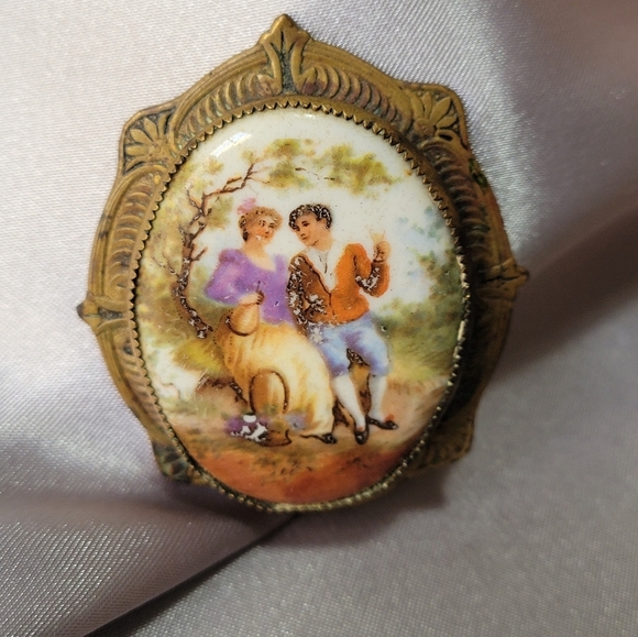 Victorian Hand Painted Porcelain Portrait Brooch. Gold Tone. Man & Woman Cameo - Picture 1 of 9